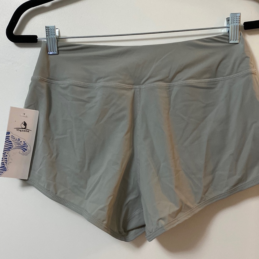 New Gray Icyzone Athletic Shorts - Small
